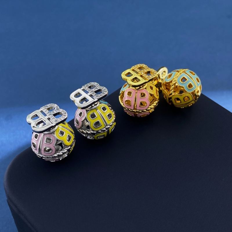 Ba*len*cia*ga earrings